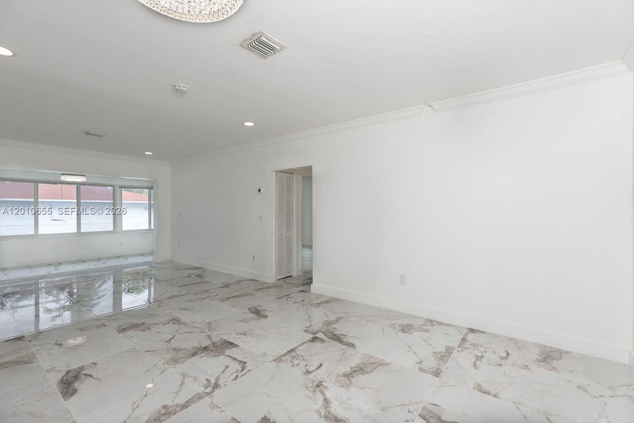15925 NE 18th Ave, North Miami Beach, FL 33162 Photo