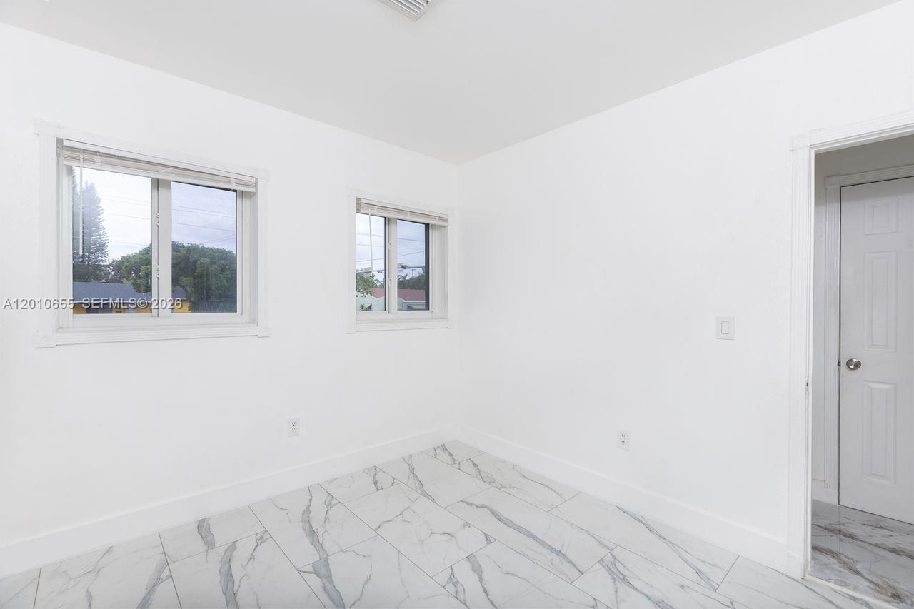 15925 NE 18th Ave, North Miami Beach, FL 33162 Photo