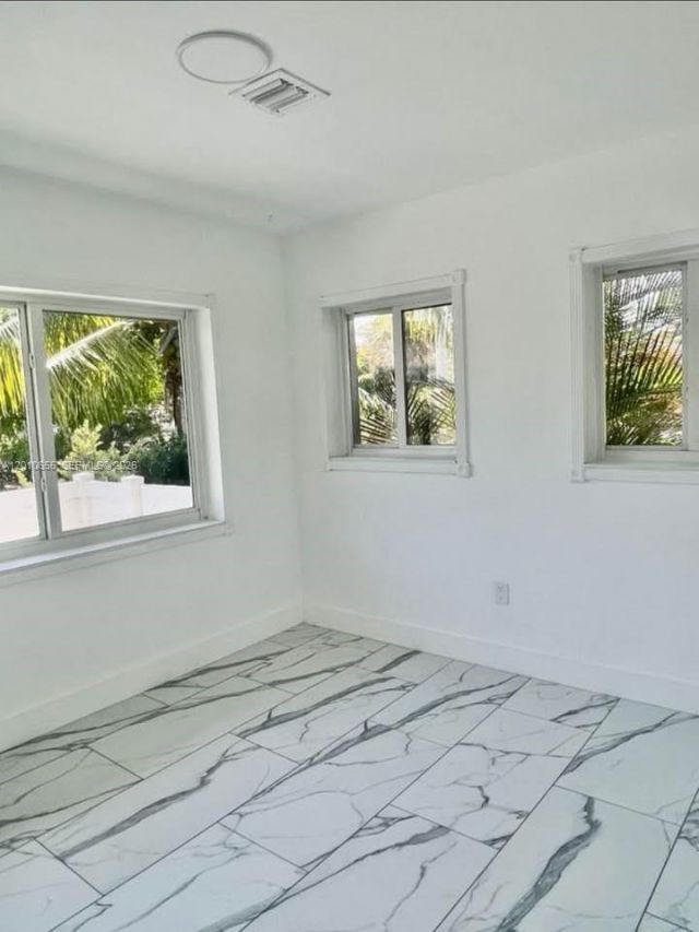 15925 NE 18th Ave , North Miami Beach, FL 33162 Photo