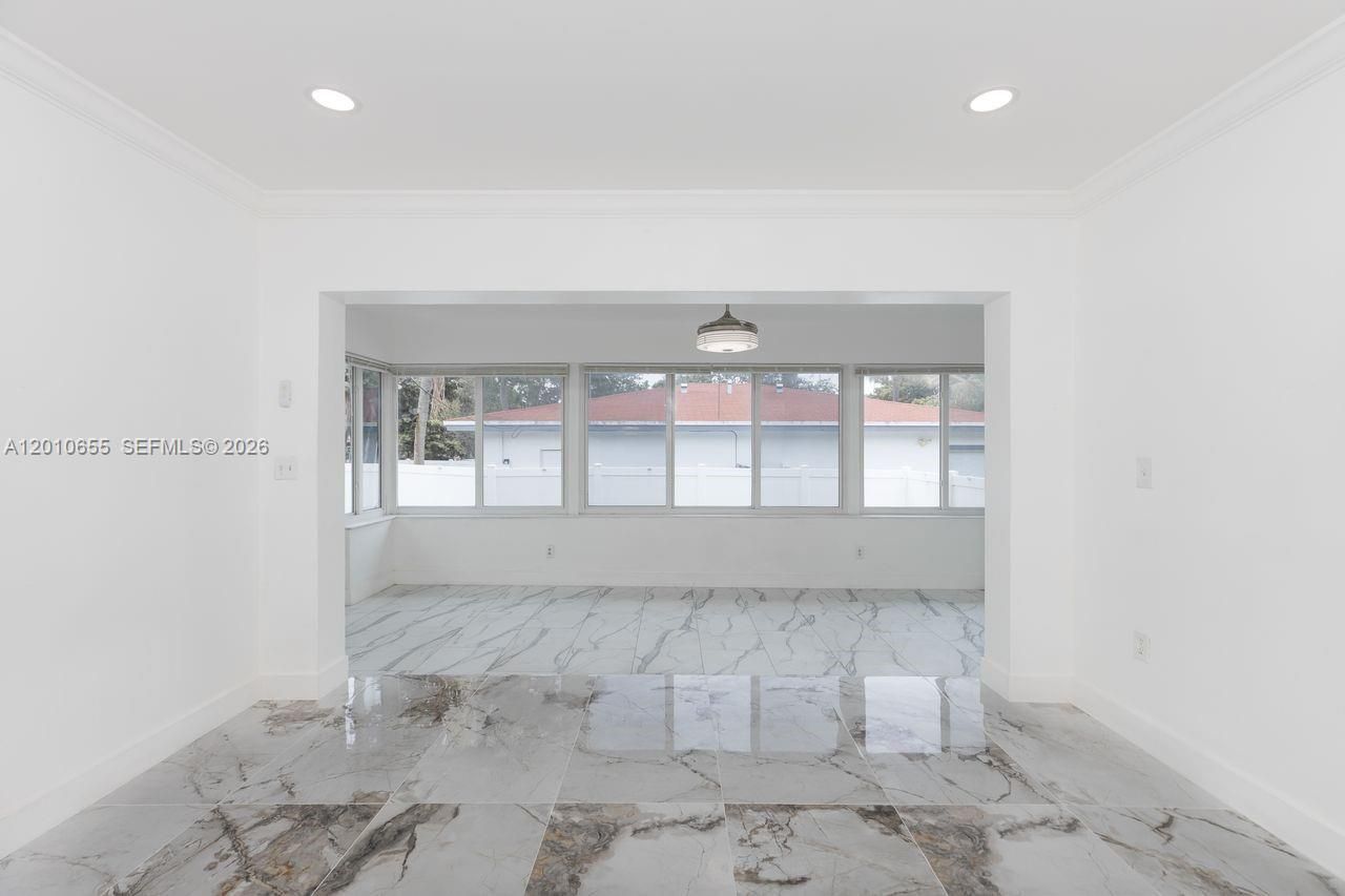 15925 NE 18th Ave, North Miami Beach, FL 33162 Photo