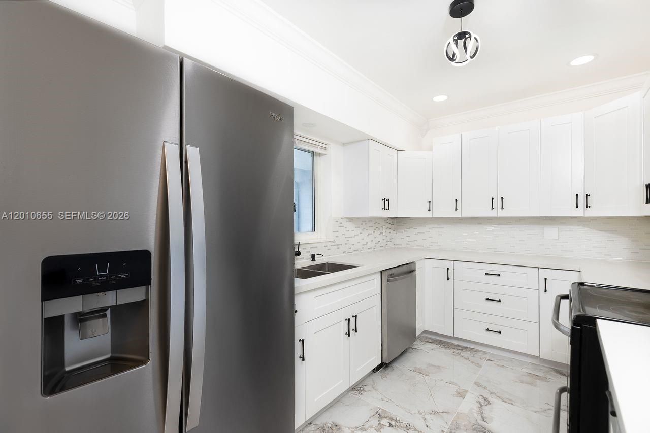 15925 NE 18th Ave, North Miami Beach, FL 33162 Photo