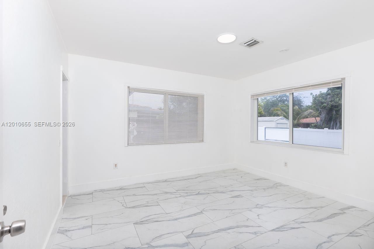 15925 NE 18th Ave, North Miami Beach, FL 33162 Photo