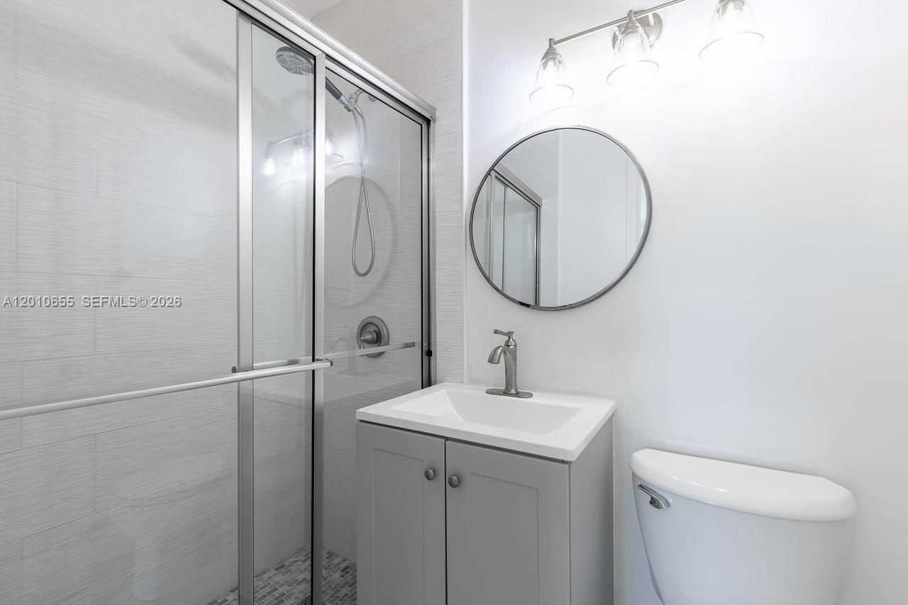 15925 NE 18th Ave, North Miami Beach, FL 33162 Photo