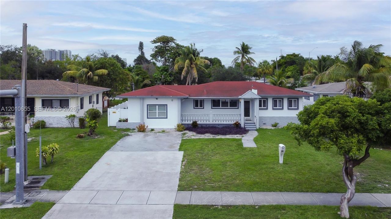15925 NE 18th Ave, North Miami Beach, FL 33162 Photo