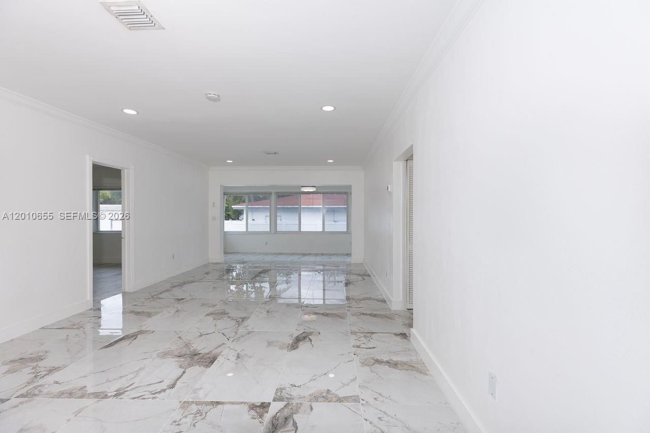 15925 NE 18th Ave, North Miami Beach, FL 33162 Photo