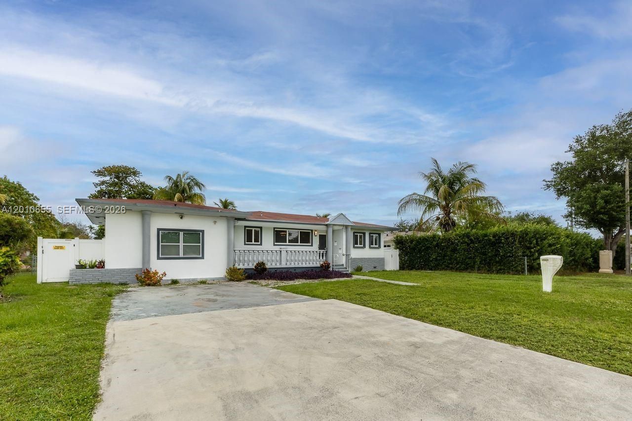 15925 NE 18th Ave, North Miami Beach, FL 33162 Photo