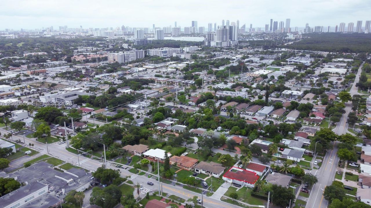 15925 NE 18th Ave, North Miami Beach, FL 33162 Photo