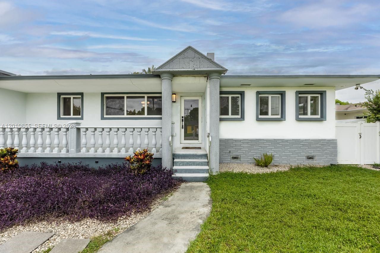 15925 NE 18th Ave, North Miami Beach, FL 33162 Photo