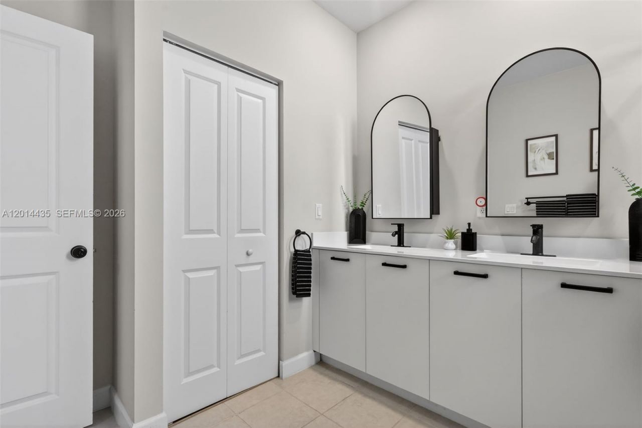 12808 NW 22nd Pl, Miami, FL 33167 Photo
