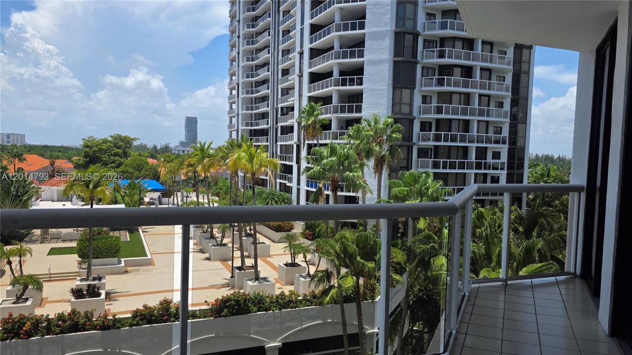 3610 Yacht Club Dr, Unit 615, Aventura, FL 33180 Photo