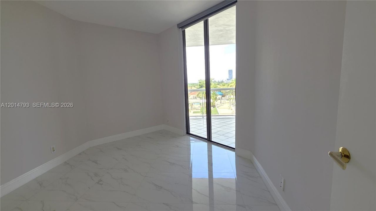 3610 Yacht Club Dr, Unit 615, Aventura, FL 33180 Photo