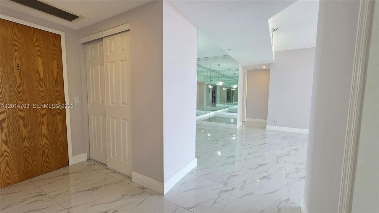 3610 Yacht Club Dr, Unit 615, Aventura, FL 33180 Photo