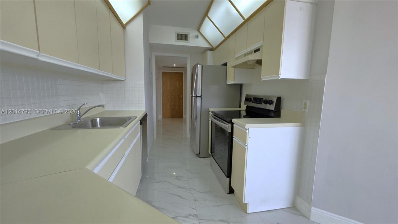 3610 Yacht Club Dr, Unit 615, Aventura, FL 33180 Photo