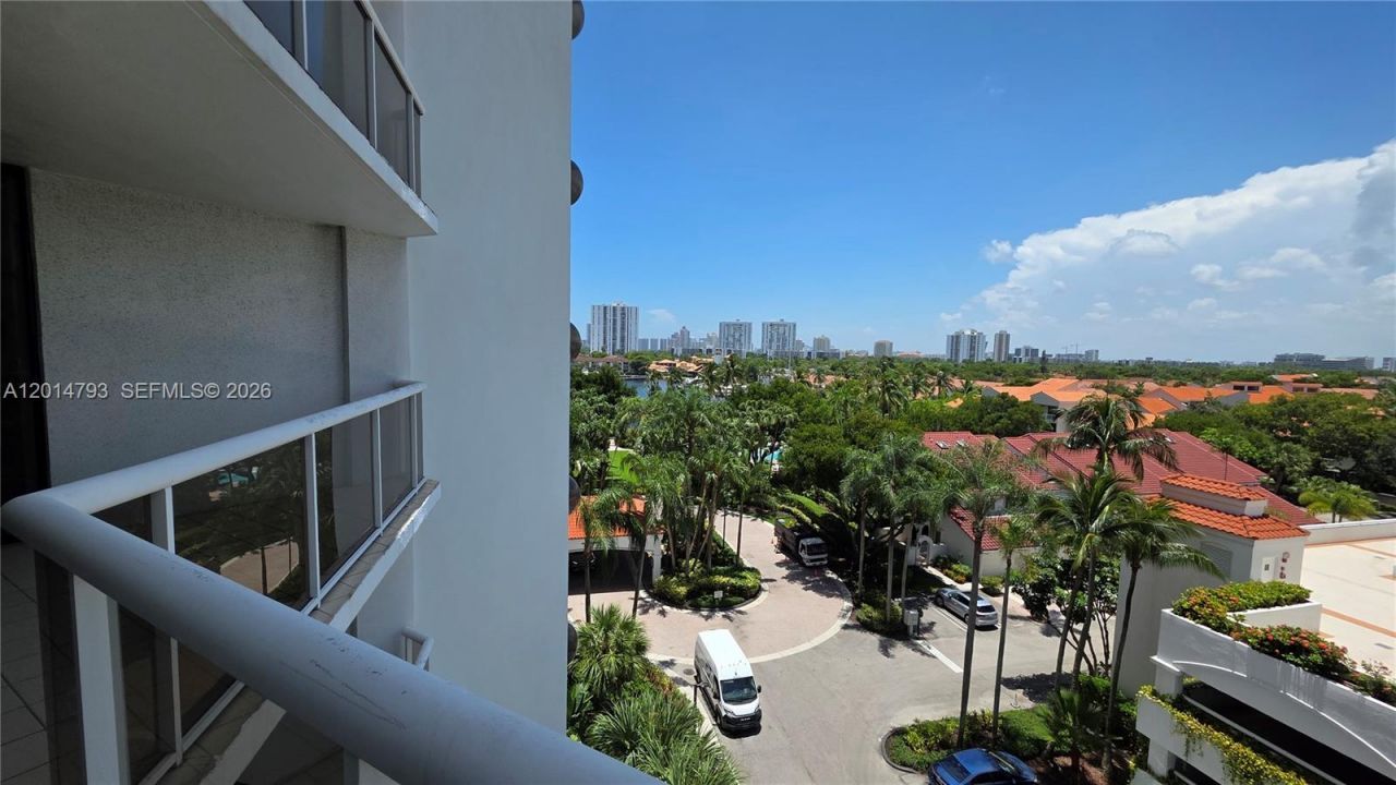 3610 Yacht Club Dr, Unit 615, Aventura, FL 33180 Photo