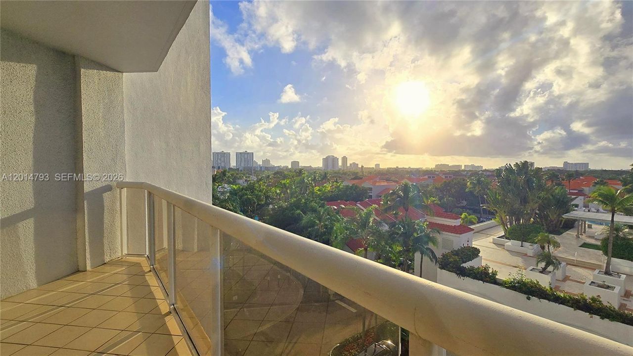 3610 Yacht Club Dr , Unit 615, Aventura, FL 33180 Photo