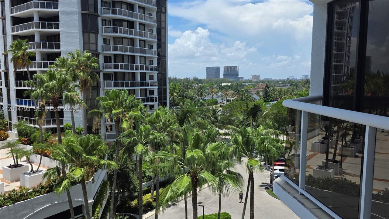 3610 Yacht Club Dr, Unit 615, Aventura, FL 33180 Photo