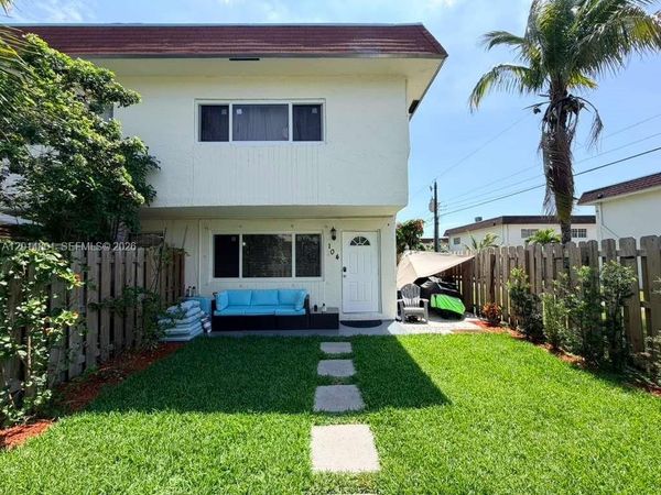 1500 NE 151st St, Unit 104, Miami, FL 33162