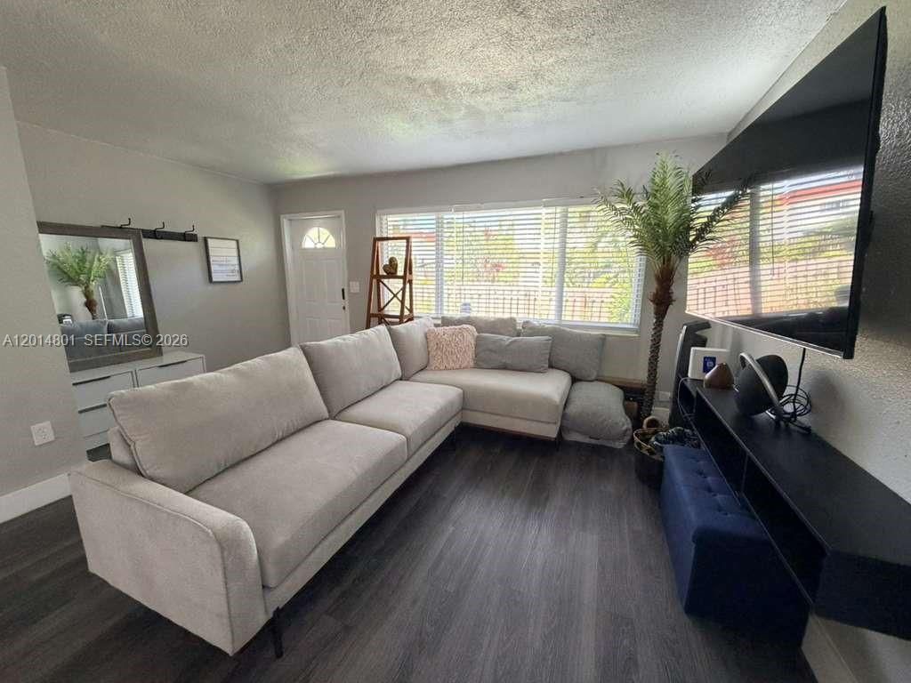 1500 NE 151st St, Unit 104, Miami, FL 33162 Photo