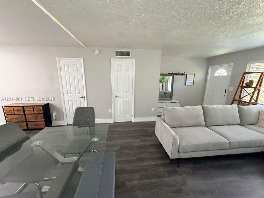 1500 NE 151st St, Unit 104, Miami, FL 33162 Photo