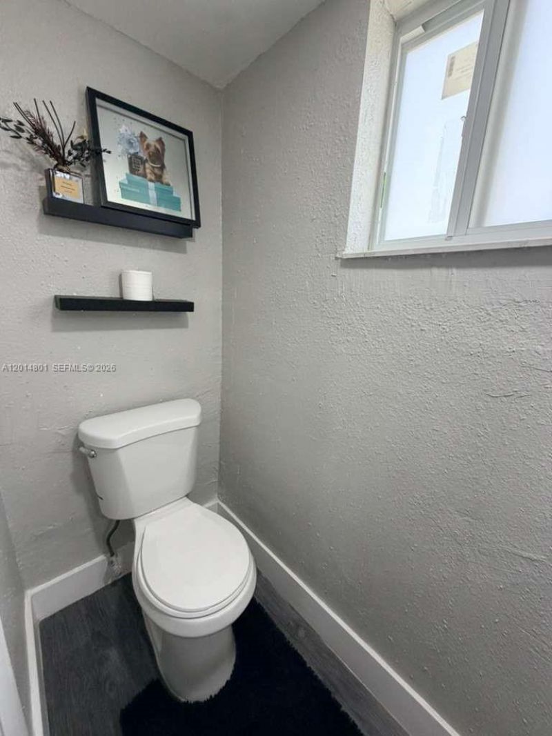 1500 NE 151st St, Unit 104, Miami, FL 33162 Photo