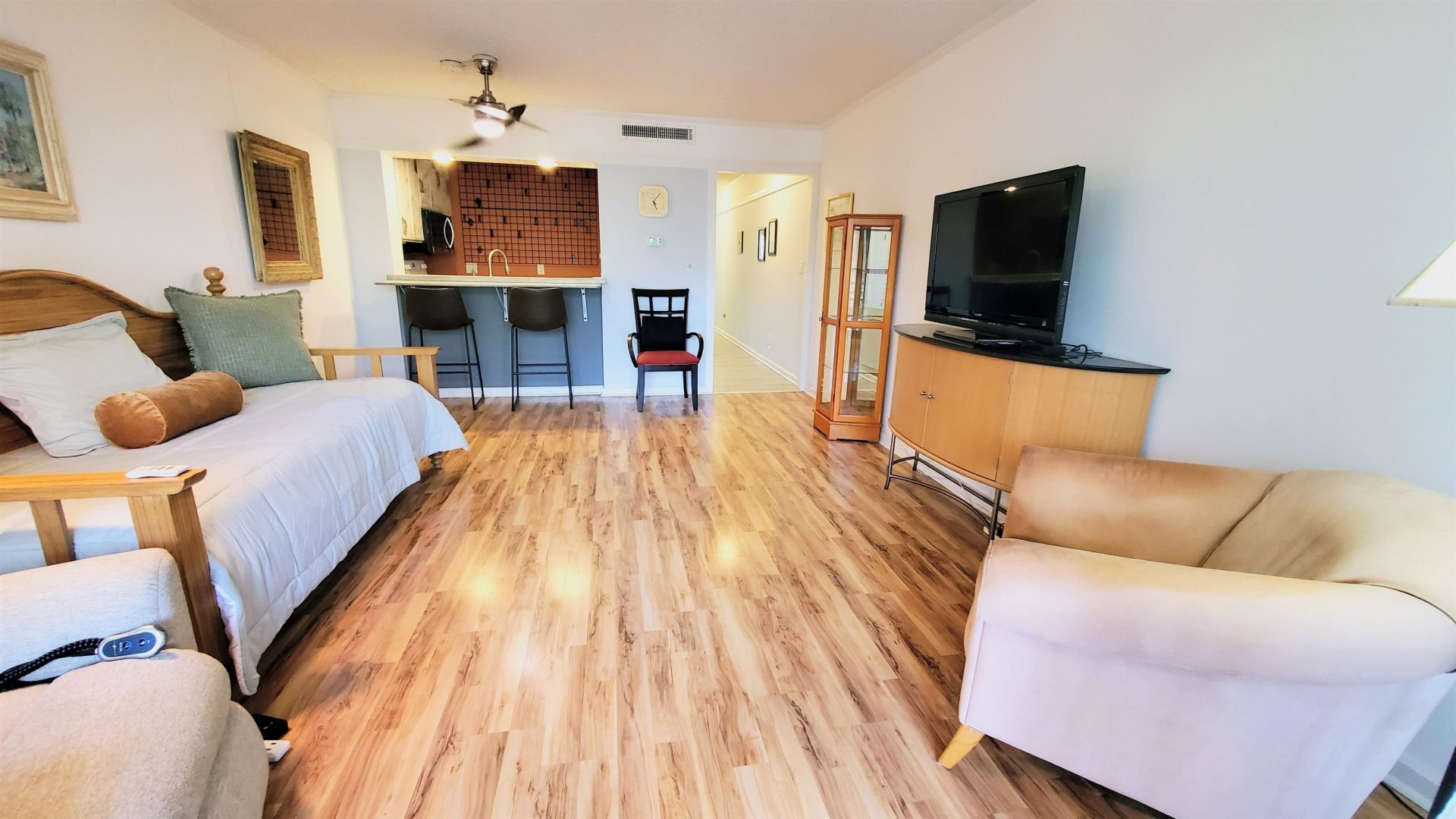 415 Ocean Creek Dr. Photo 3
