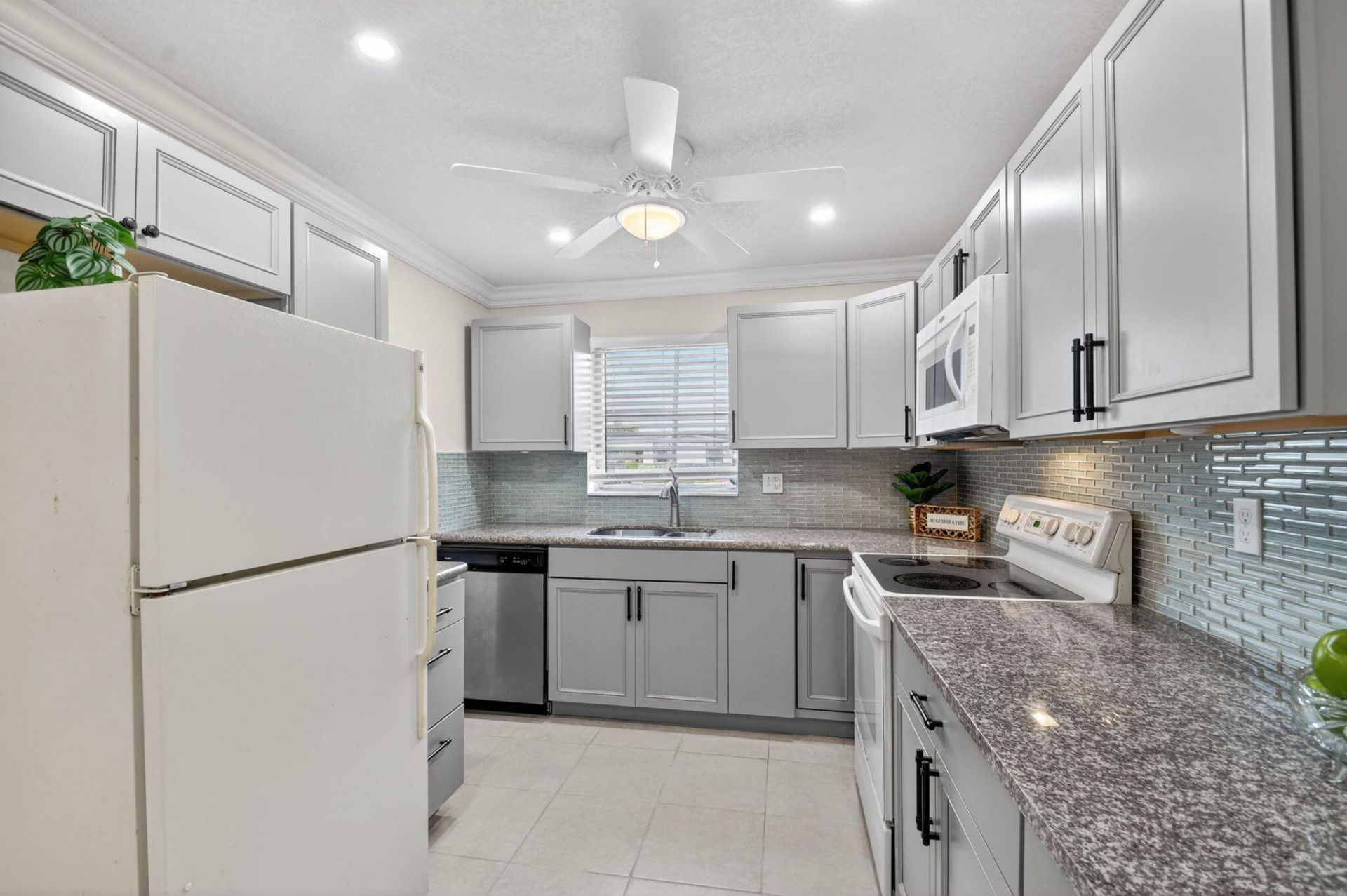 2787 Dudley Dr W, Unit Apt D, West Palm Beach, FL 33415 Photo