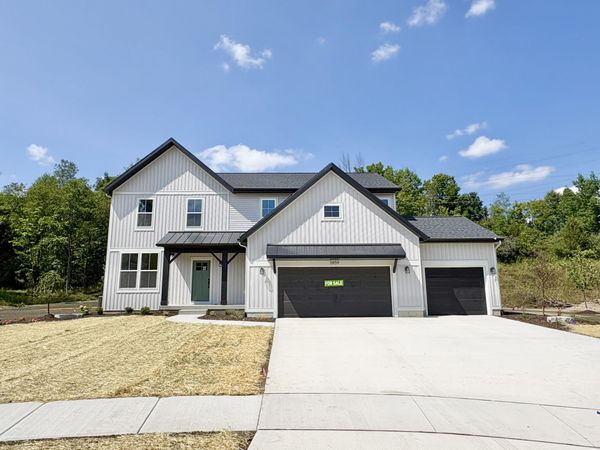 5859 Valley Point Drive SE, Caledonia, MI 49316