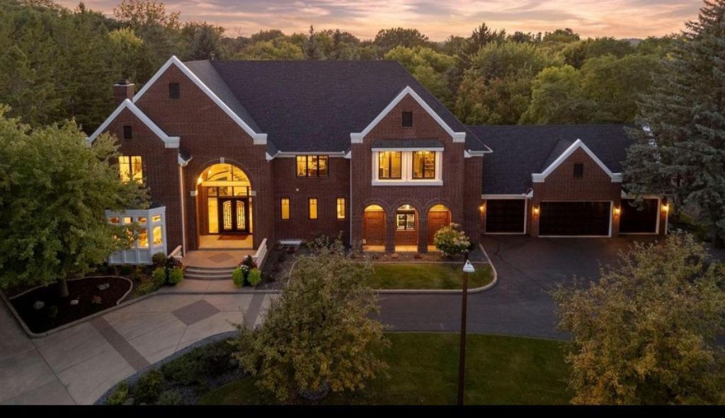 3554 Fairway Court, Minnetonka, MN 55305