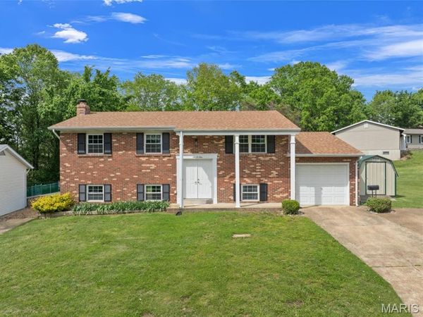 609 W Roosevelt Avenue , Union, MO 63084