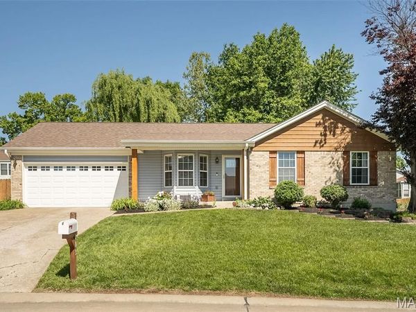 403 Pandora Court, St Peters, MO 63376