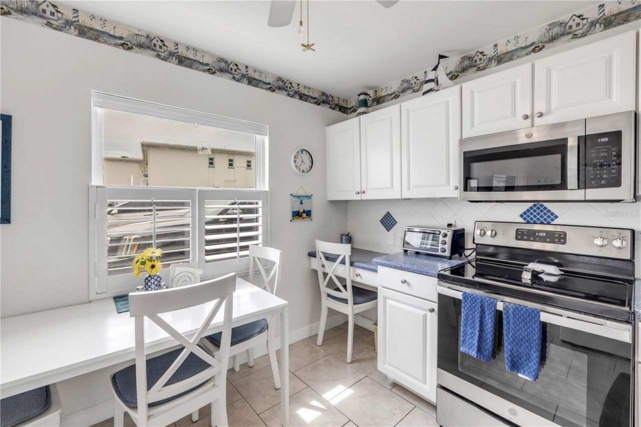 577 N Atlantic Avenue, Unit 7, New Smyrna Beach, FL 32169 Photo