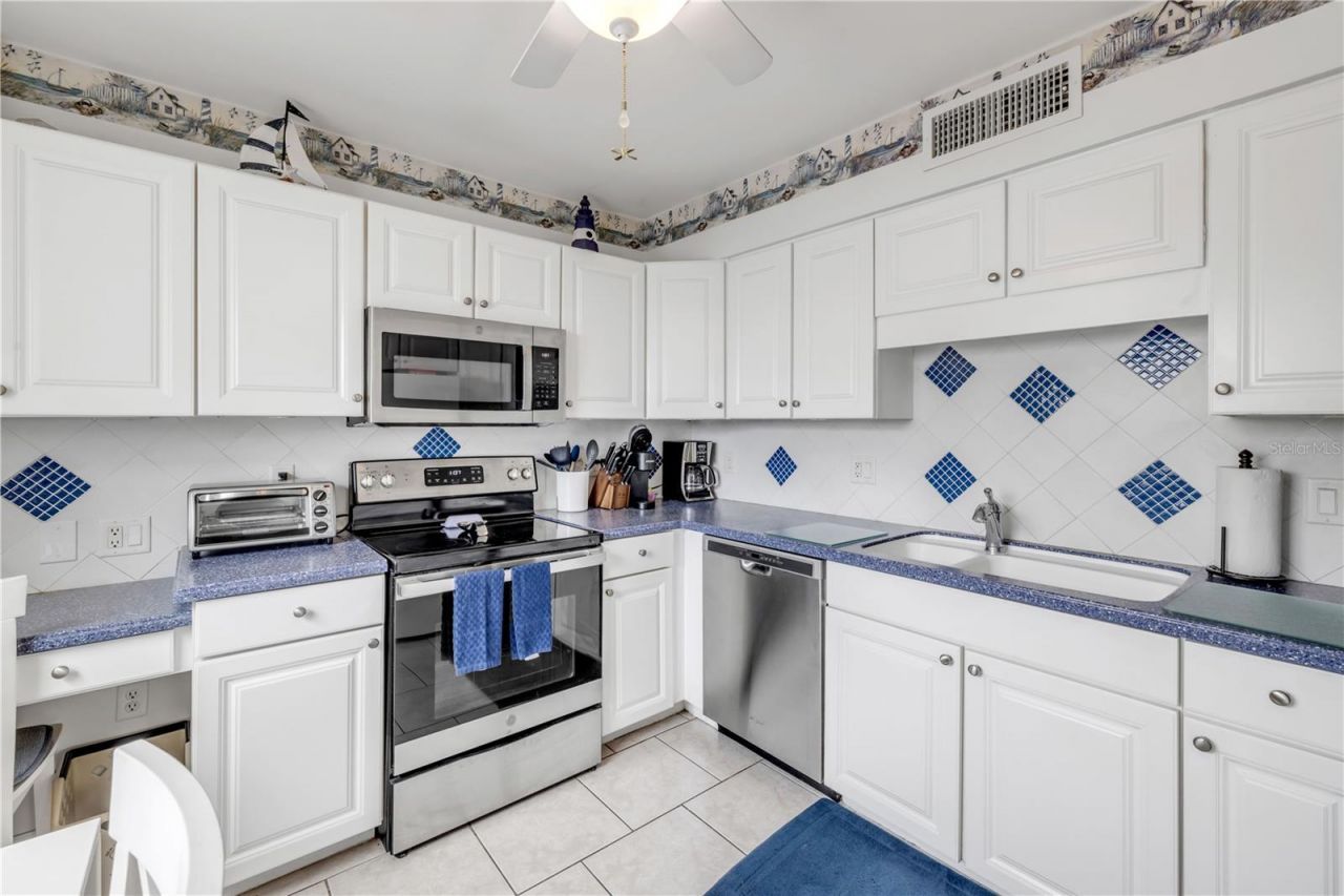577 N Atlantic Avenue, Unit 7, New Smyrna Beach, FL 32169 Photo