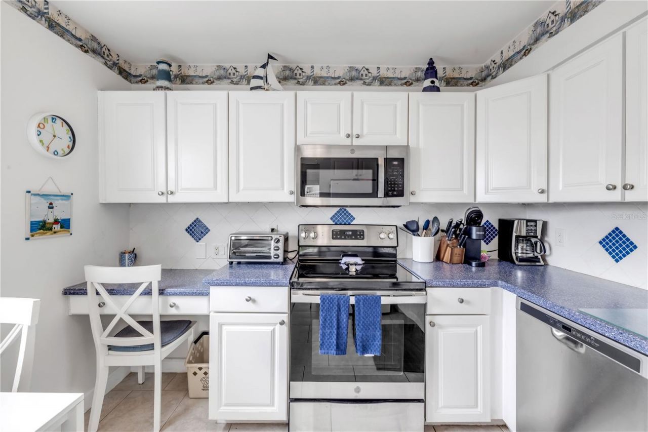 577 N Atlantic Avenue, Unit 7, New Smyrna Beach, FL 32169 Photo