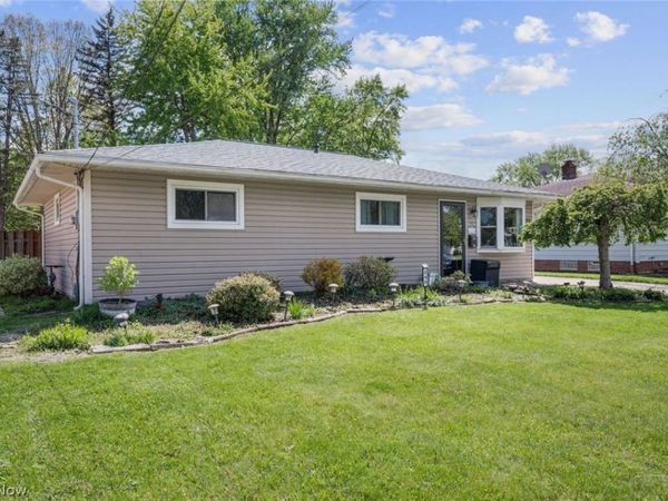 255 Buckeye Drive , Berea, OH 44017