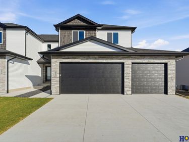 8920 Peregrine Road , Lincoln, NE 68505
