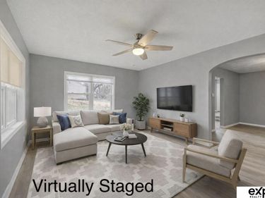 4702 N 52 Street , Omaha, NE 68104