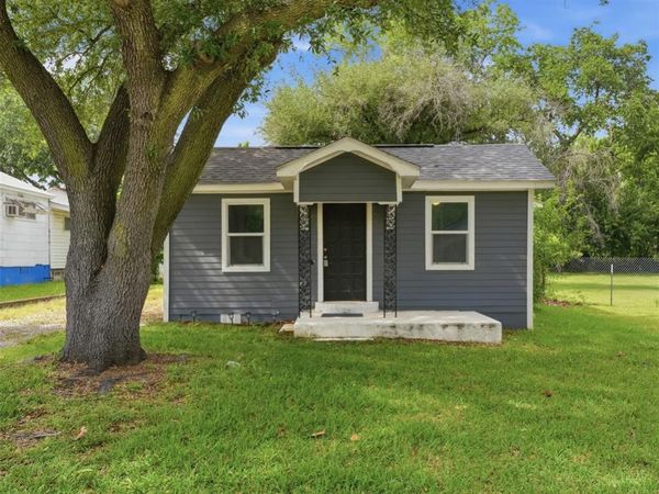 519 E Gandy Street , Denison, TX 75021