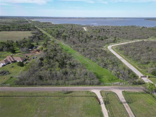 8013 Big Water Lane , Kemp, TX 75143