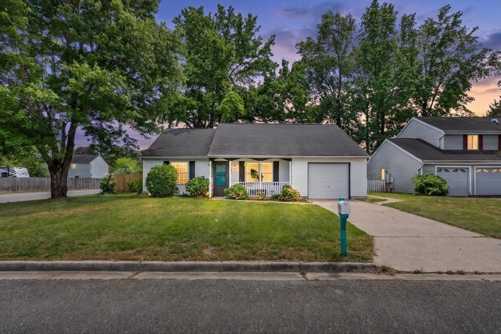 142 Converse Court, Newport News, VA 23608 Main Photo