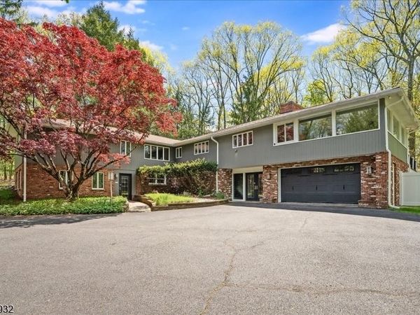 18 Green Rd, Sparta, NJ 07871