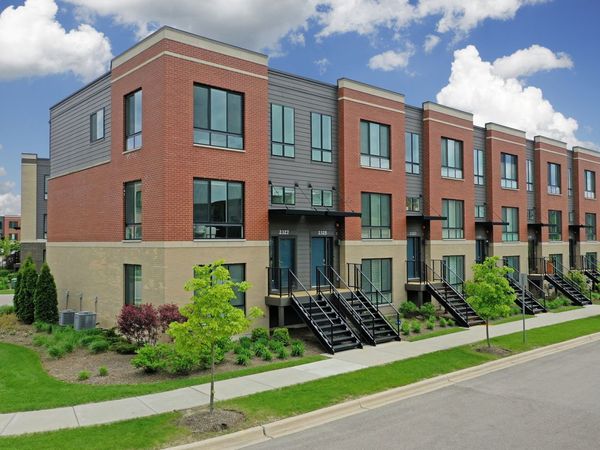2325 Venture Drive, Schaumburg, IL 60173