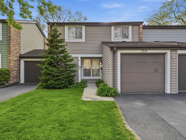 710 Bayside Court , Wheeling, IL 60090