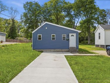 8313 Monroe Avenue, Sycamore Twp, OH 45236