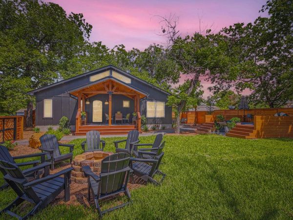 852 N Houston Ave, New Braunfels, TX 78130