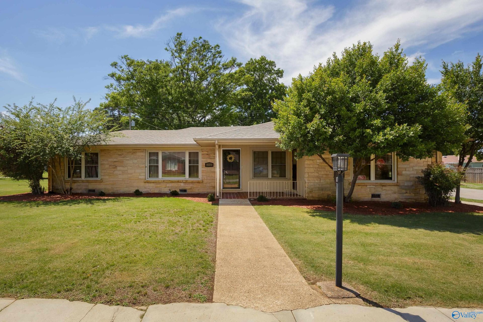 909 N Cave Street Tuscumbia, AL 35674