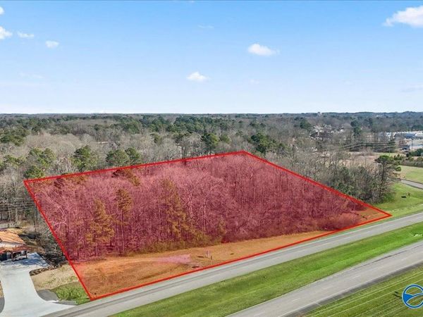 1764 N Brindlee Mountain Parkway, Arab, AL 35016