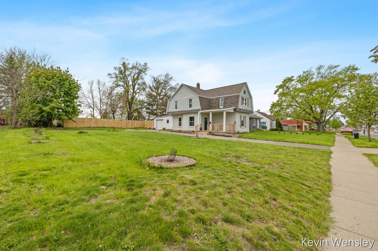 1312 Leonard Street Ne, Grand Rapids, MI 49505 Main Photo