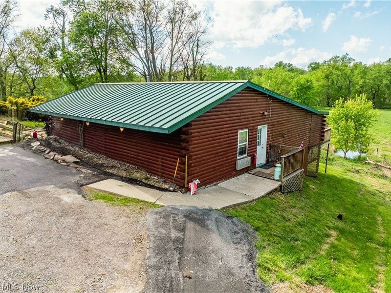 8480 Possum Hollow Road NW, Dundee, OH 44624 Photo 10