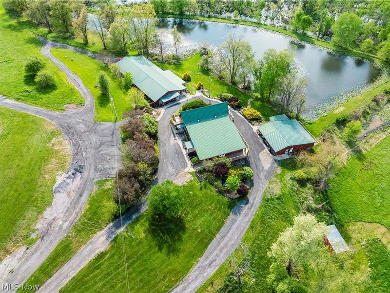 8480 Possum Hollow Road NW, Dundee, OH 44624 Photo 2