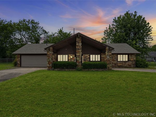 20938 E 35th Place S, Broken Arrow, OK 74014